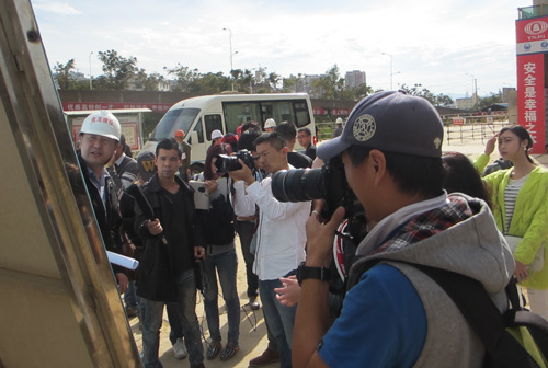 15家中央、省、市媒体聚焦市政分公司盘龙区公租房建设情况