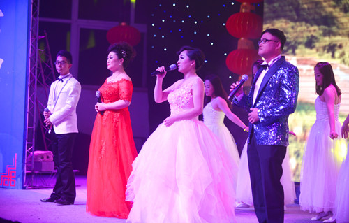 心?起航   梦?飞扬——公司举办 “奔跑吧，云南二建”2015年度先进表彰暨迎新春文艺晚会