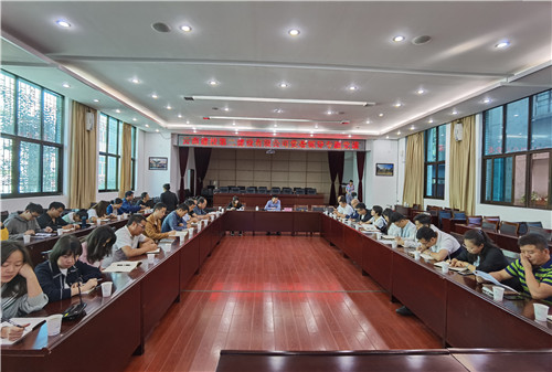 王现合为分管联系党支部党员干部职工讲党课