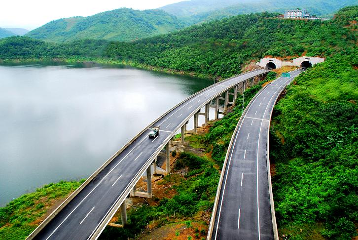 罗村口至富宁高速公路