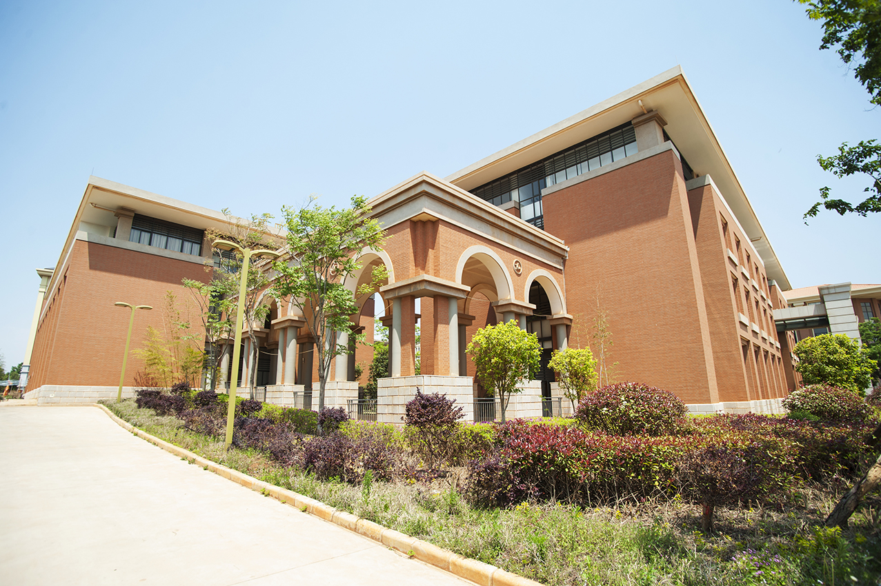 云南大学呈贡校区综合楼