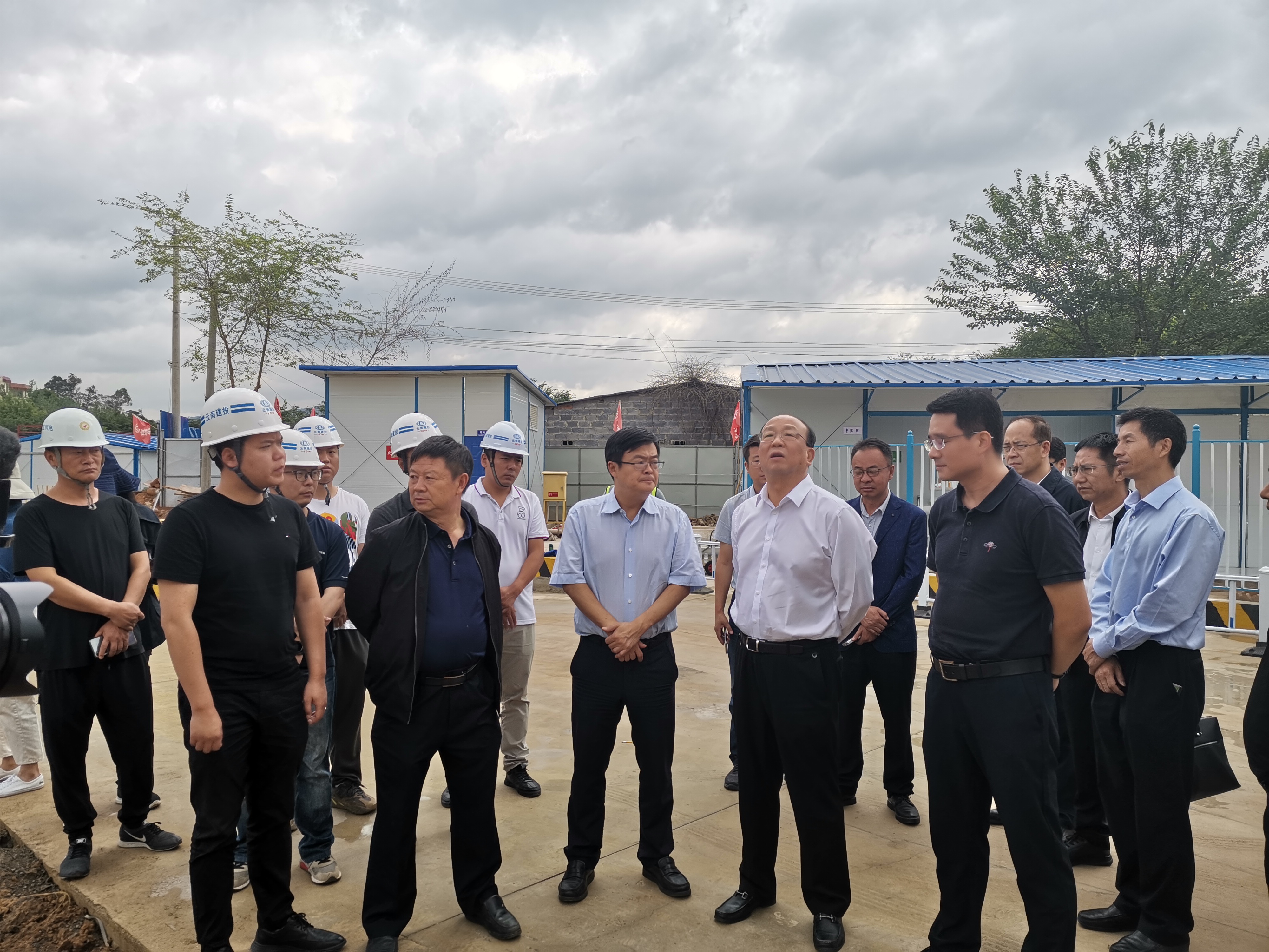 【项目动态】李小三率队到阳宗海施家嘴村庄生态移民搬迁项目调研