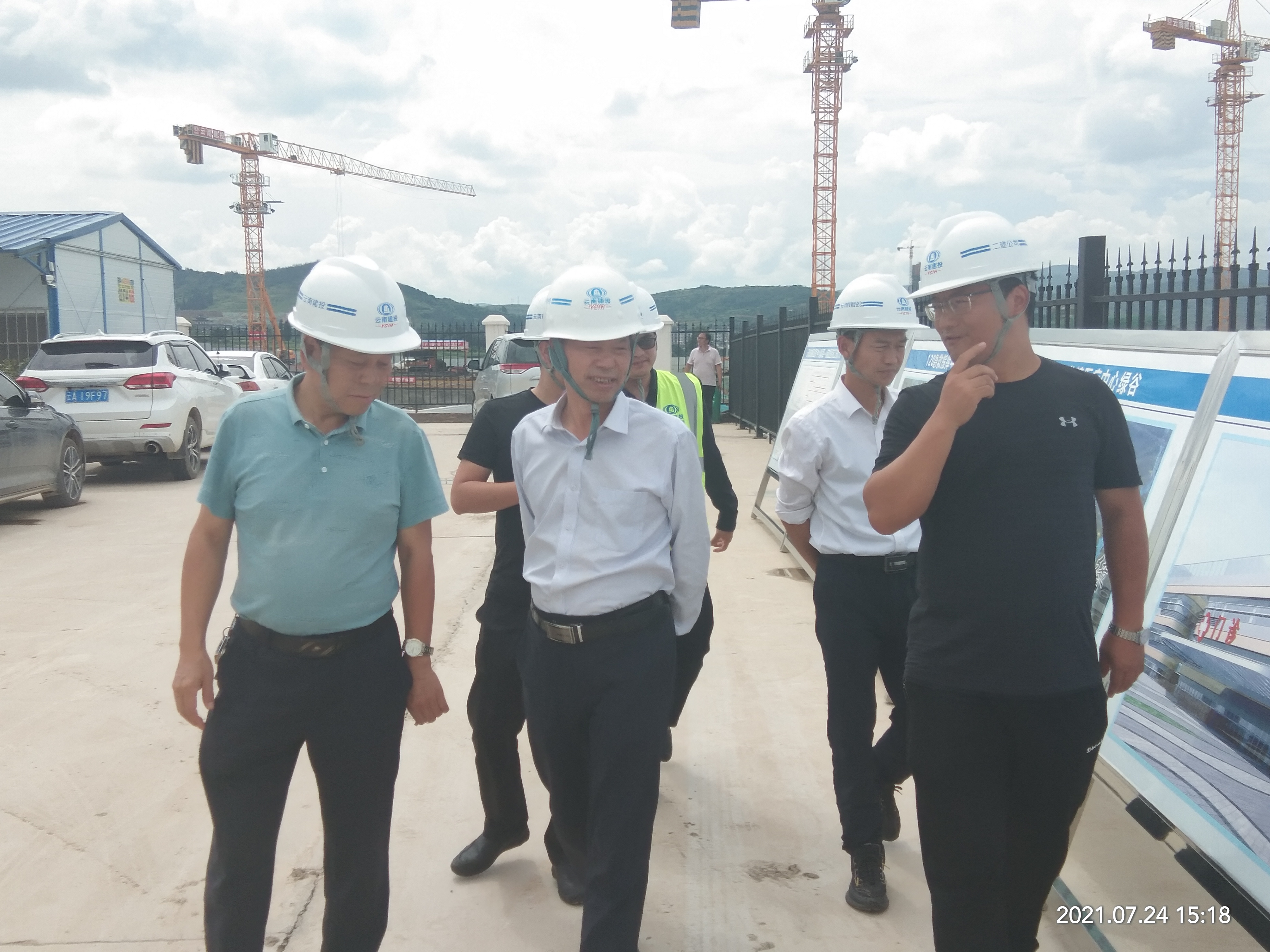 【我为群众办实事】陈定华一行调研检查曲靖医疗中心建设项目
