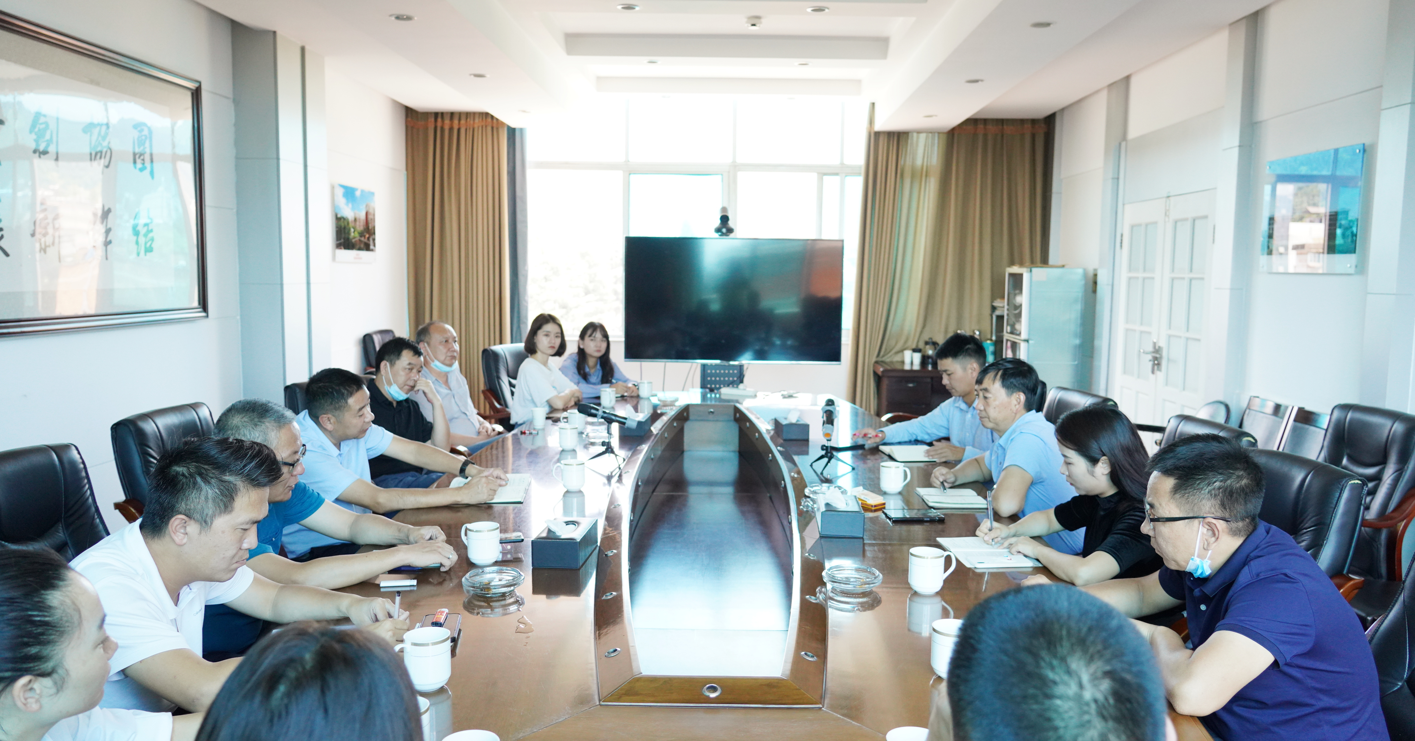 【公司动态】公司领导会见楚雄彝族自治州客人