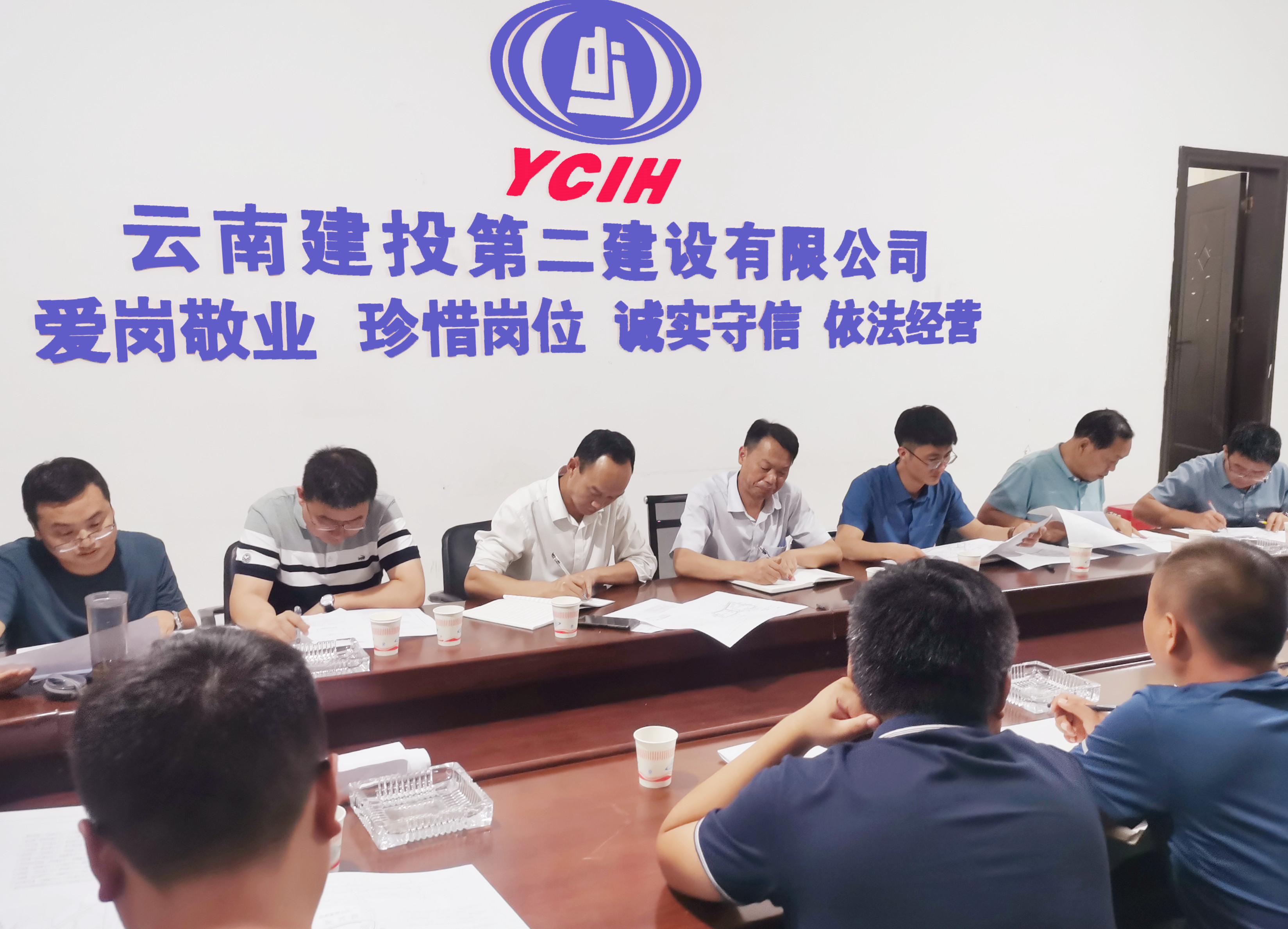 【我为群众办实事】陈定华一行调研指导 文山市城区道路人行道铺装工程项目