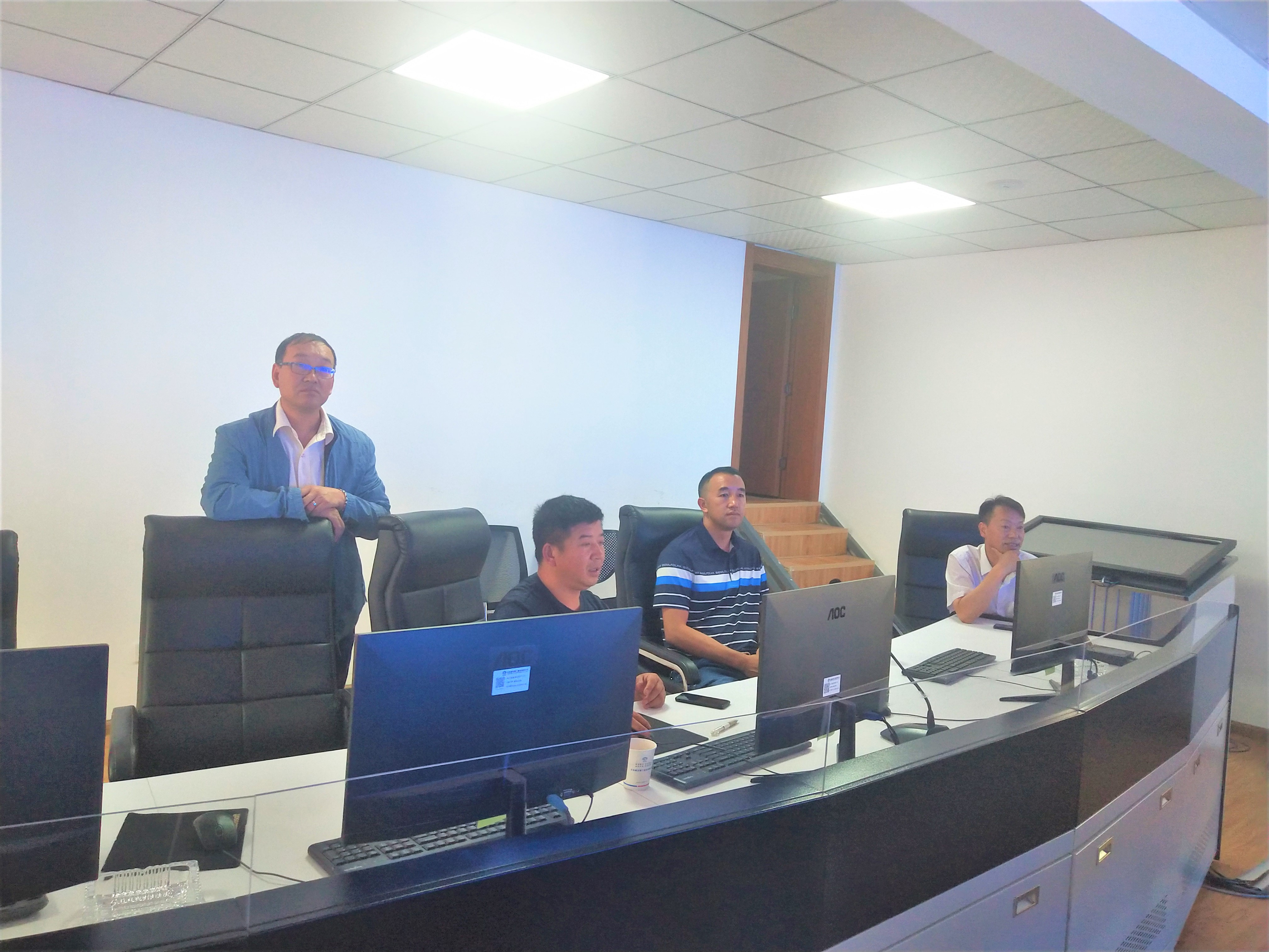 【我为群众办实事】陈定华一行到项目管控中心数据“驾驶舱”检查指导工作