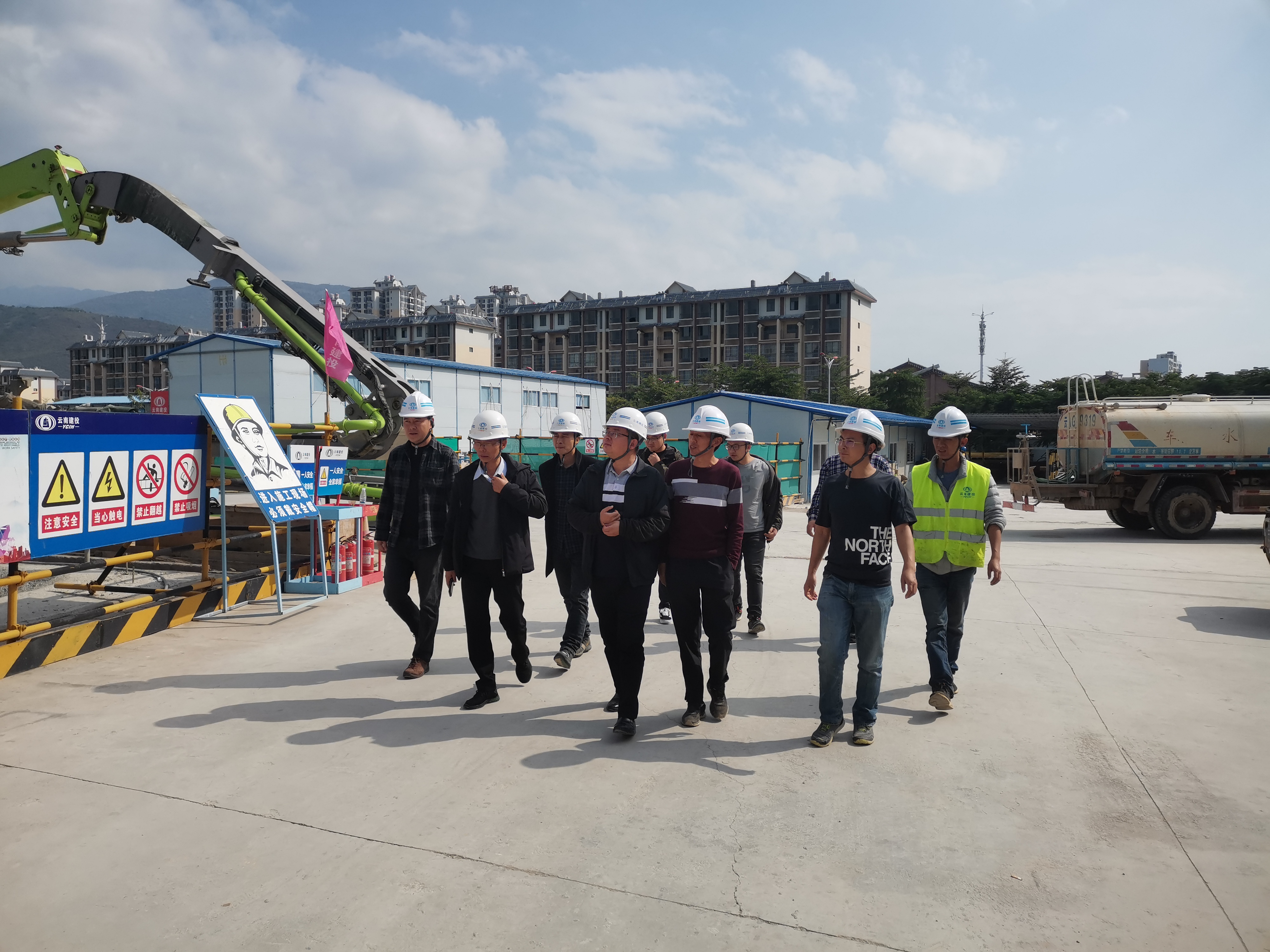 【我为群众办实事】公司领导到元江县人民医院迁建项目调研铝模应用情况