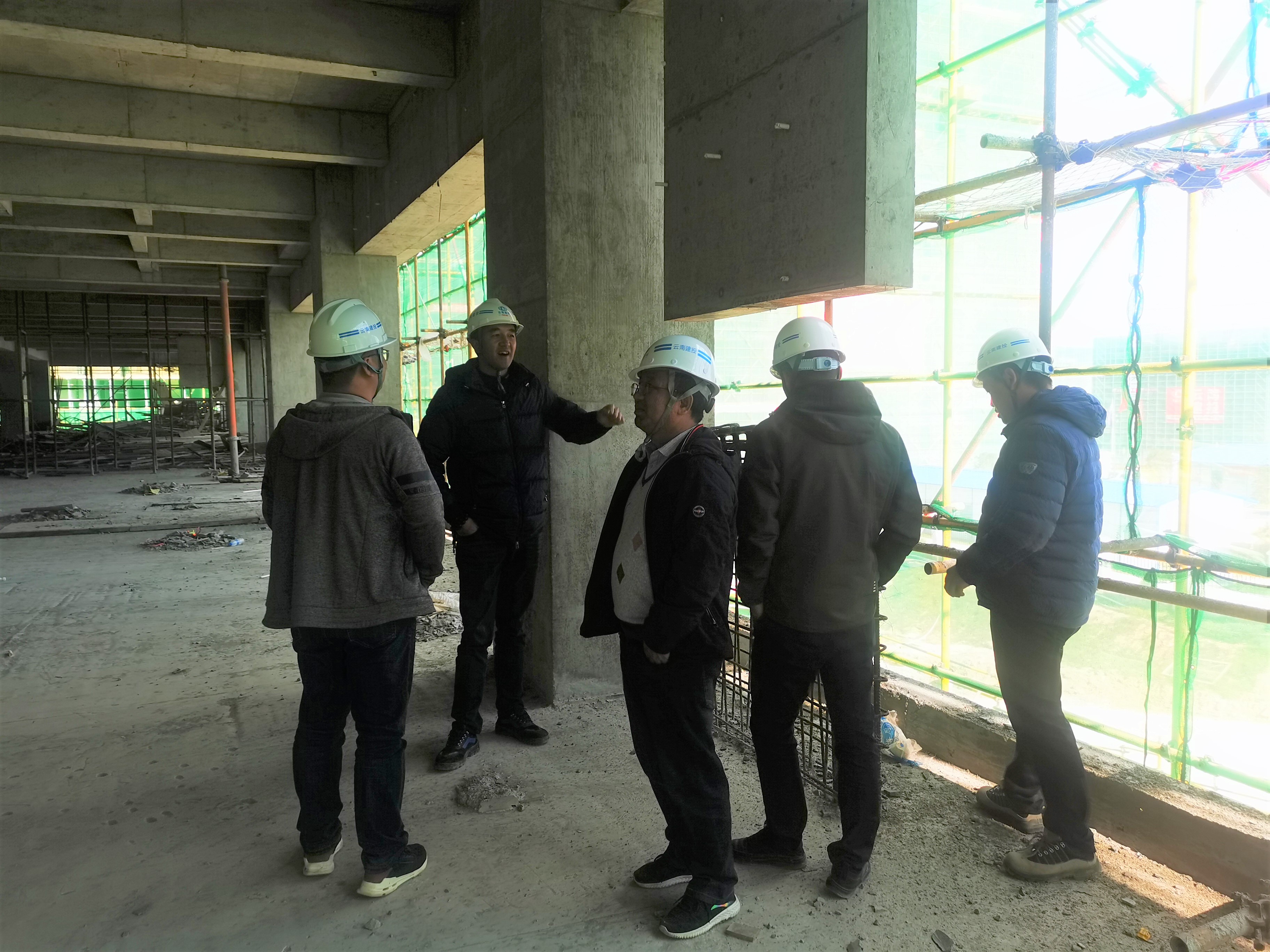 【我为群众办实事】公司领导到曲靖医疗中心建设项目调研指导