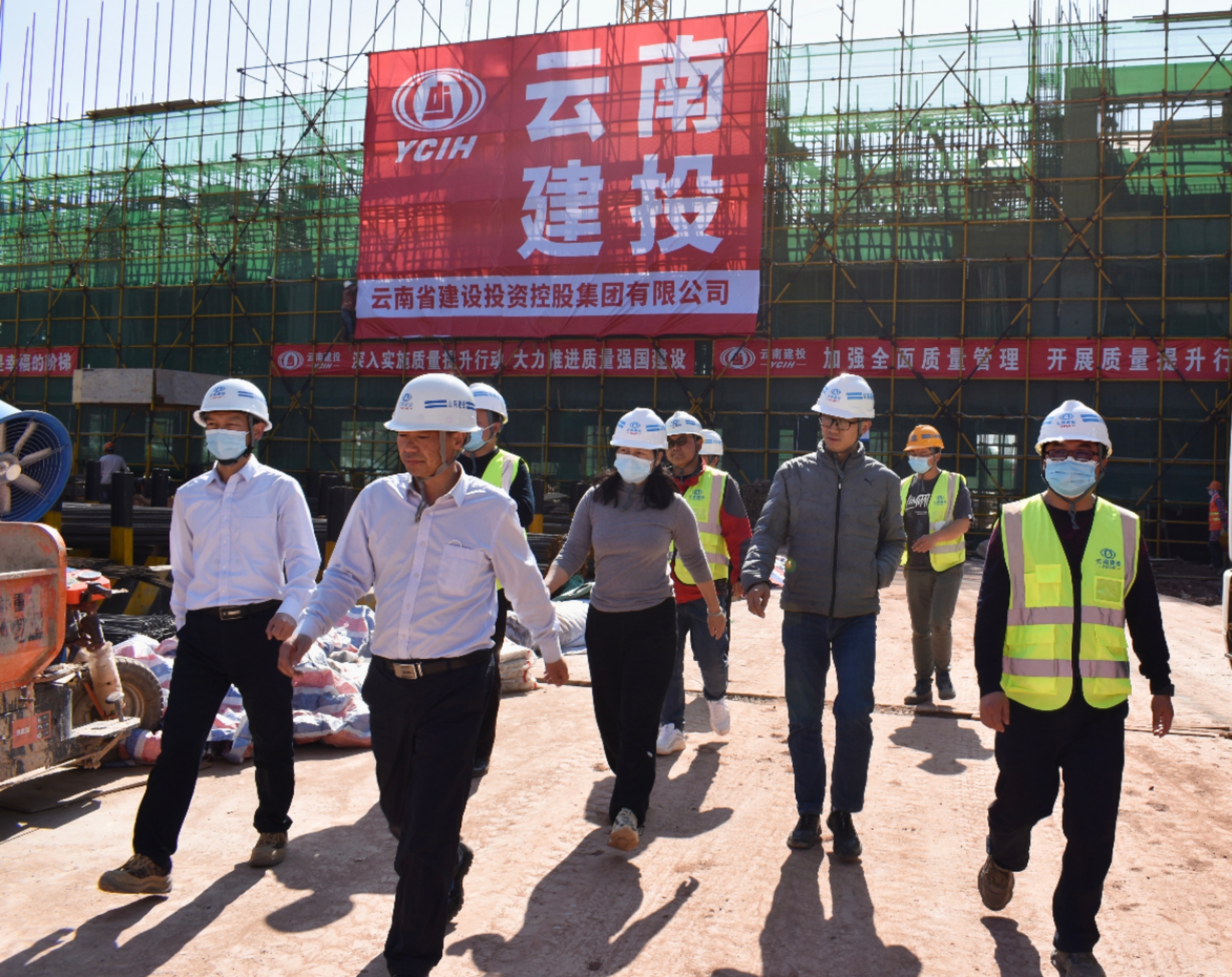 【贯彻一线工作法】陈定华、董学友一行调研检查云南财经大学安宁校区“新四栋”项目