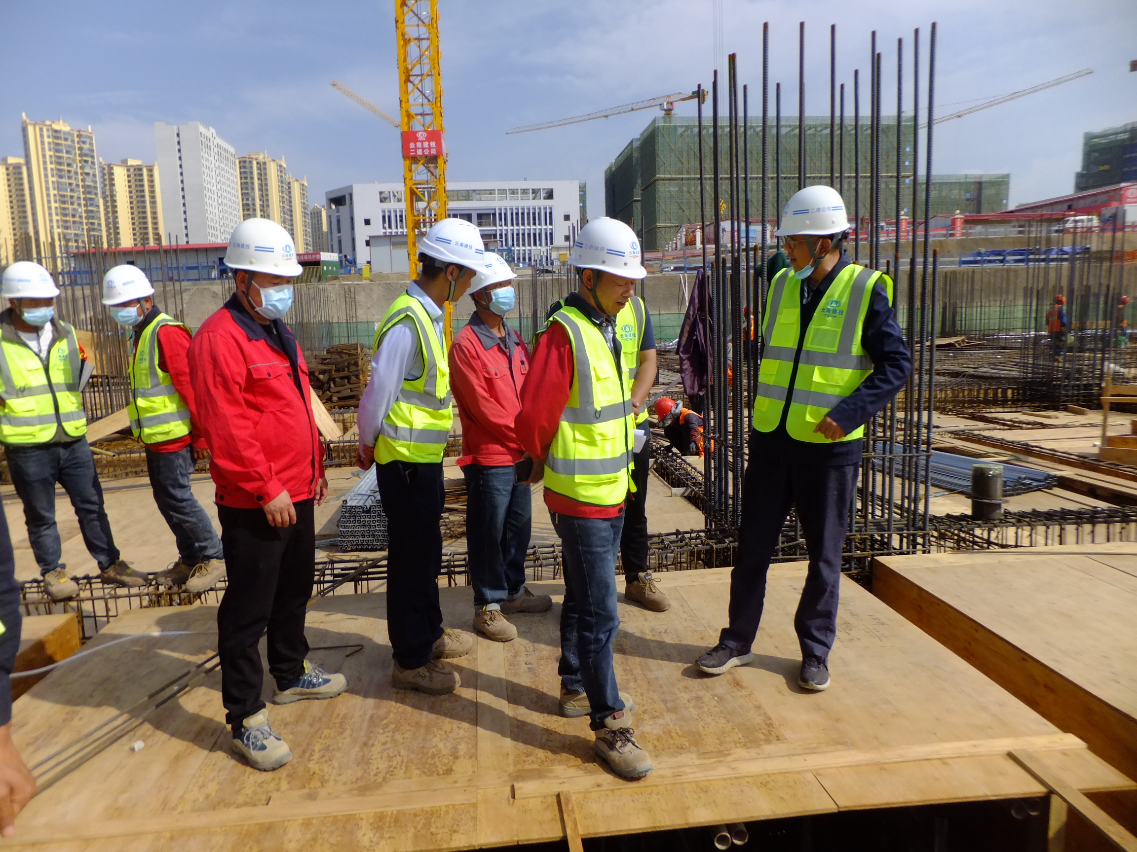 【调研检查】集团安全总监段益庆一行到昆明医科大学康复医院工地检查