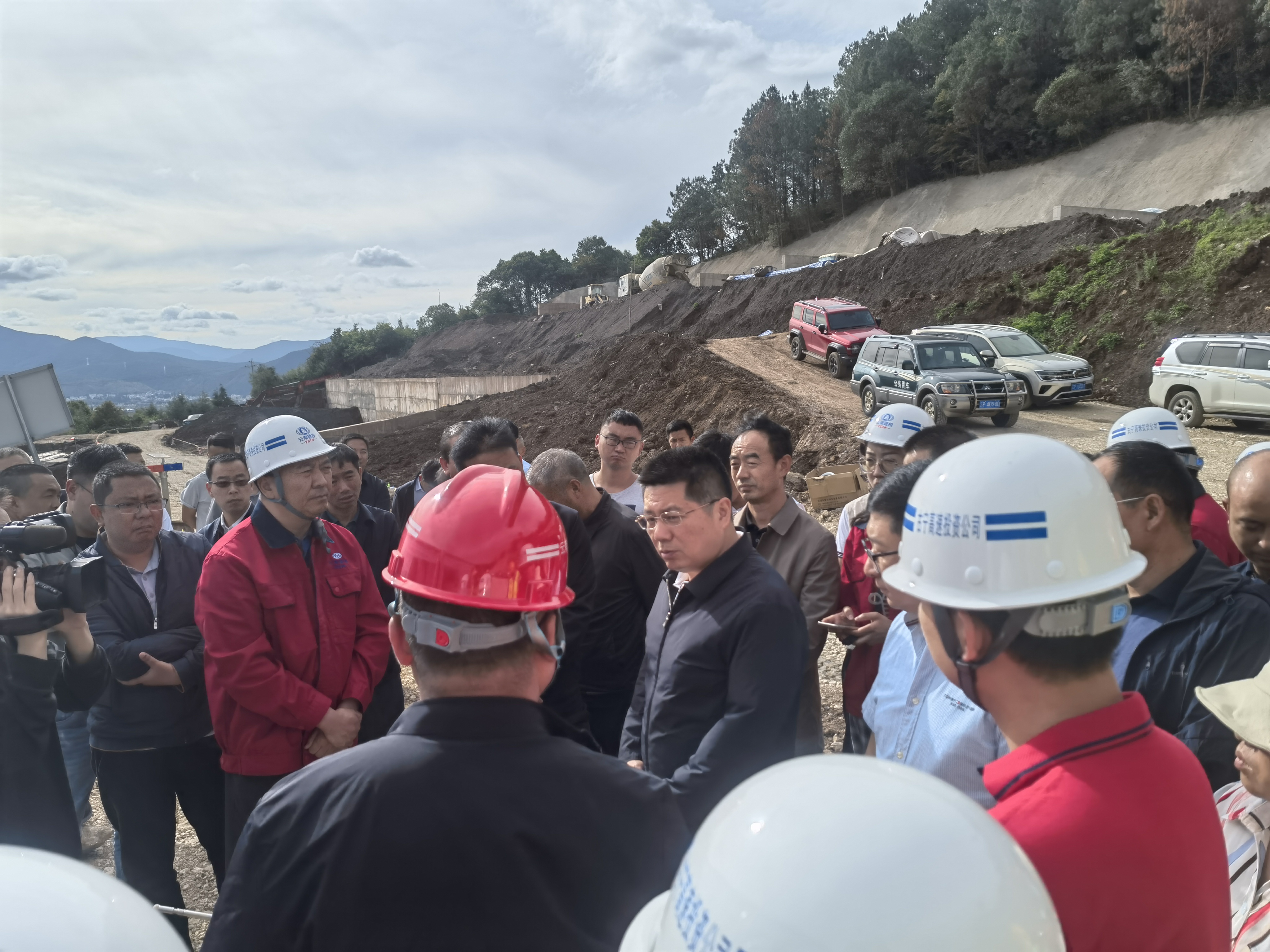 【调研检查】丽江市市长一行到丽江古宁高速公路项目TJ-3分部调研检查