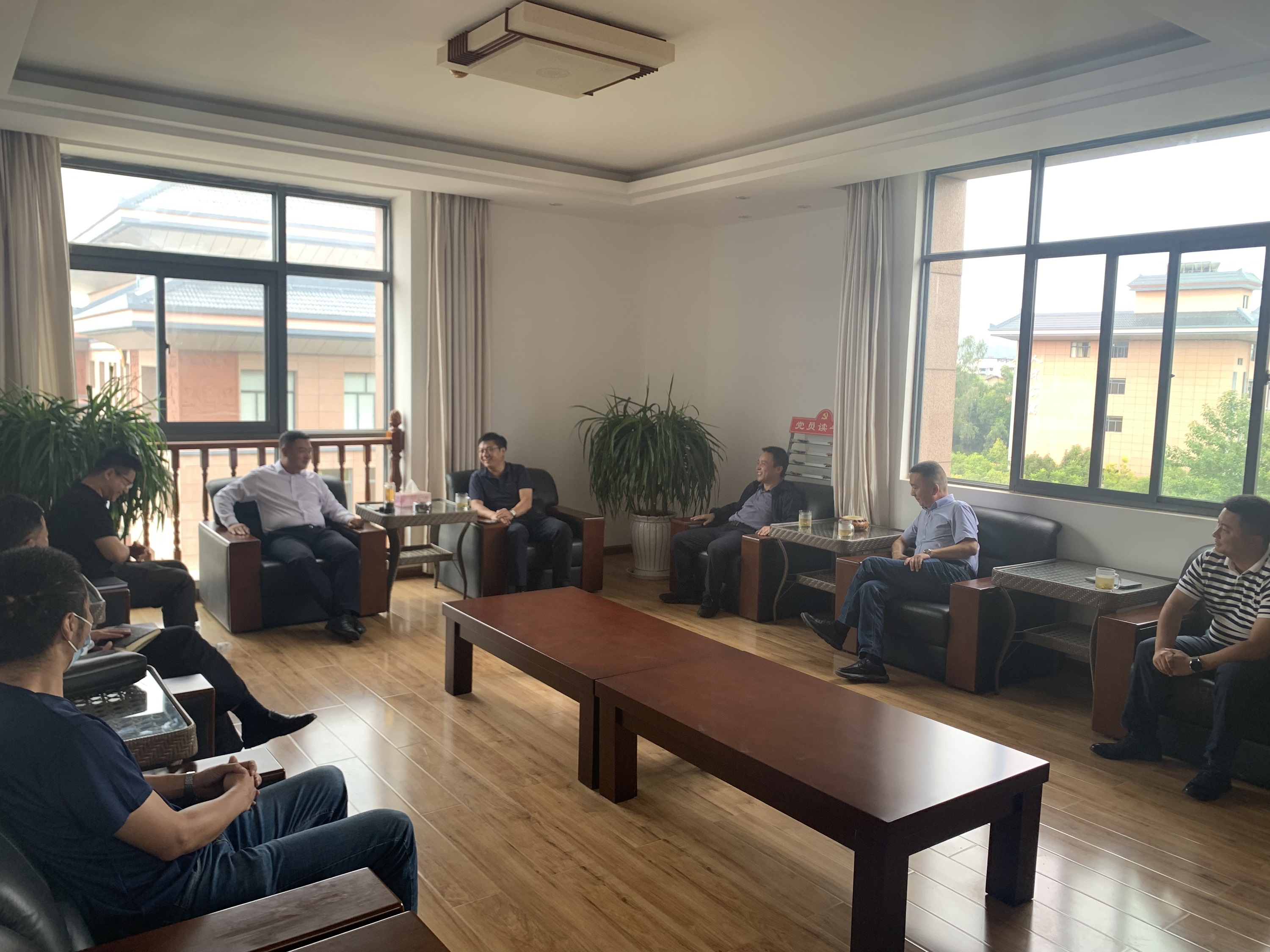 【公司动态】万向遵一行赴楚雄大姚县开展交流座谈会