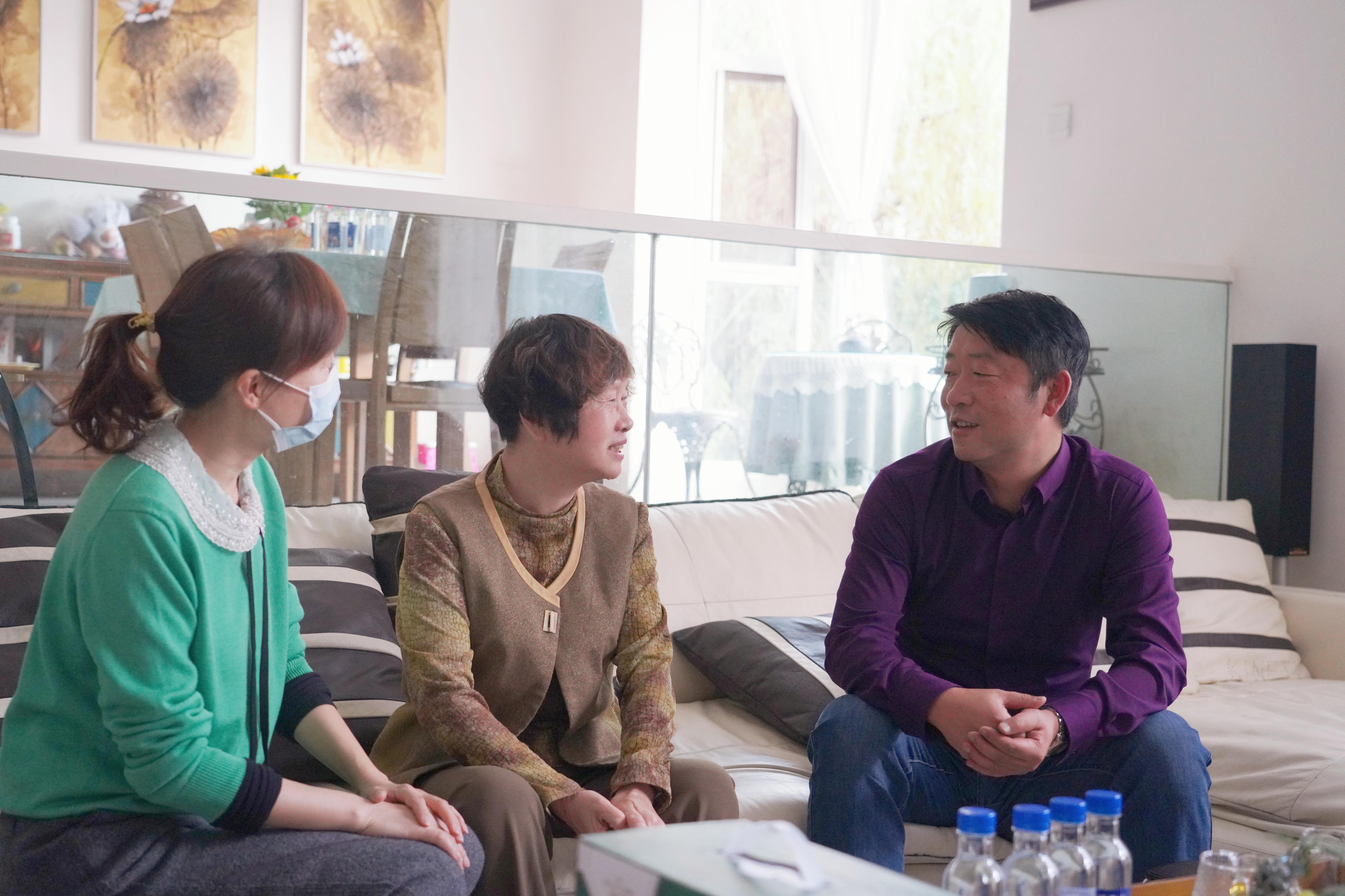 走访慰问劳模  关爱落到实处 ——集团工会走访慰问公司全国劳模王建华