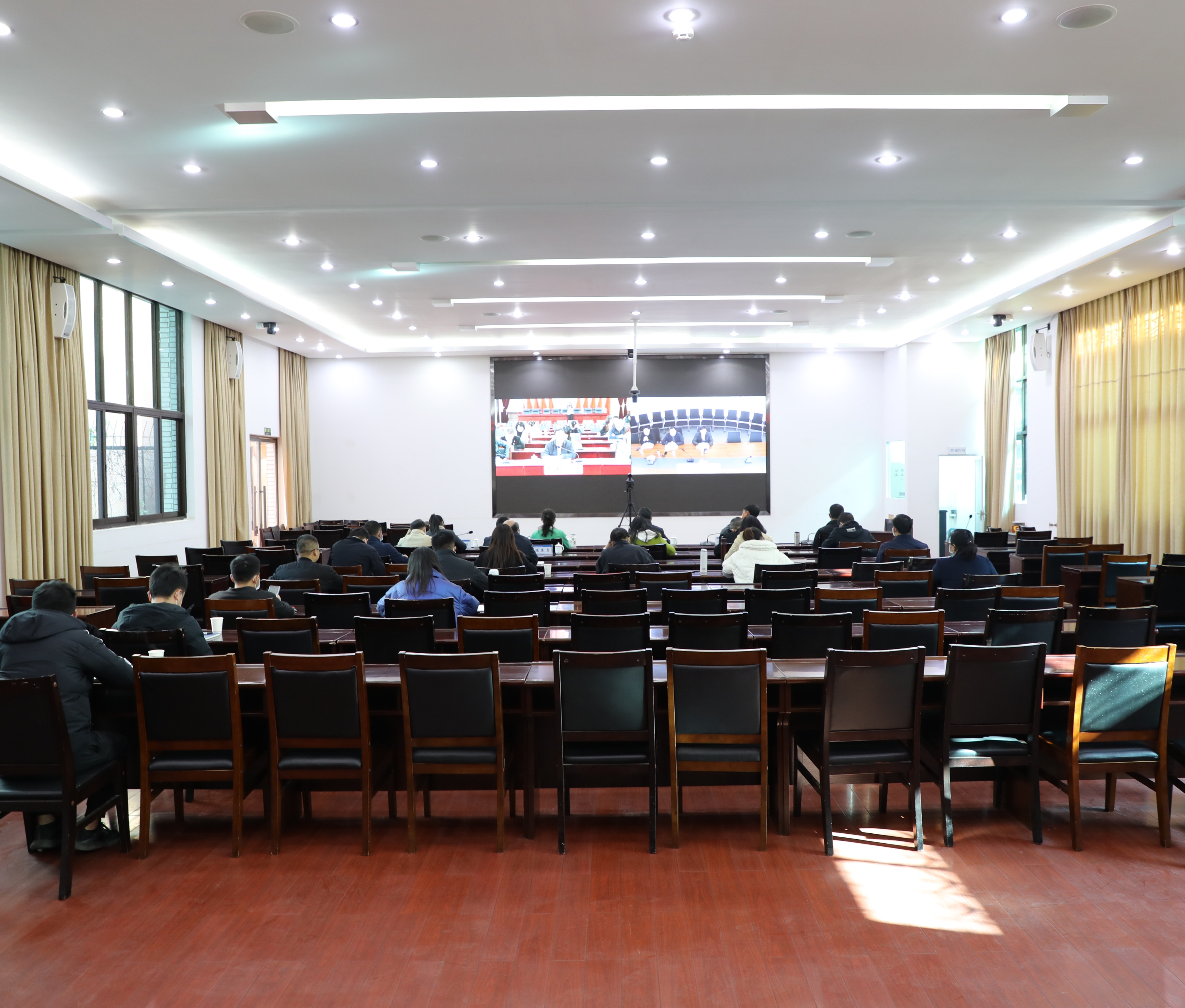 【公司要闻】公司召开疫情防控、清收维稳、安全生产及消防工作视频会议