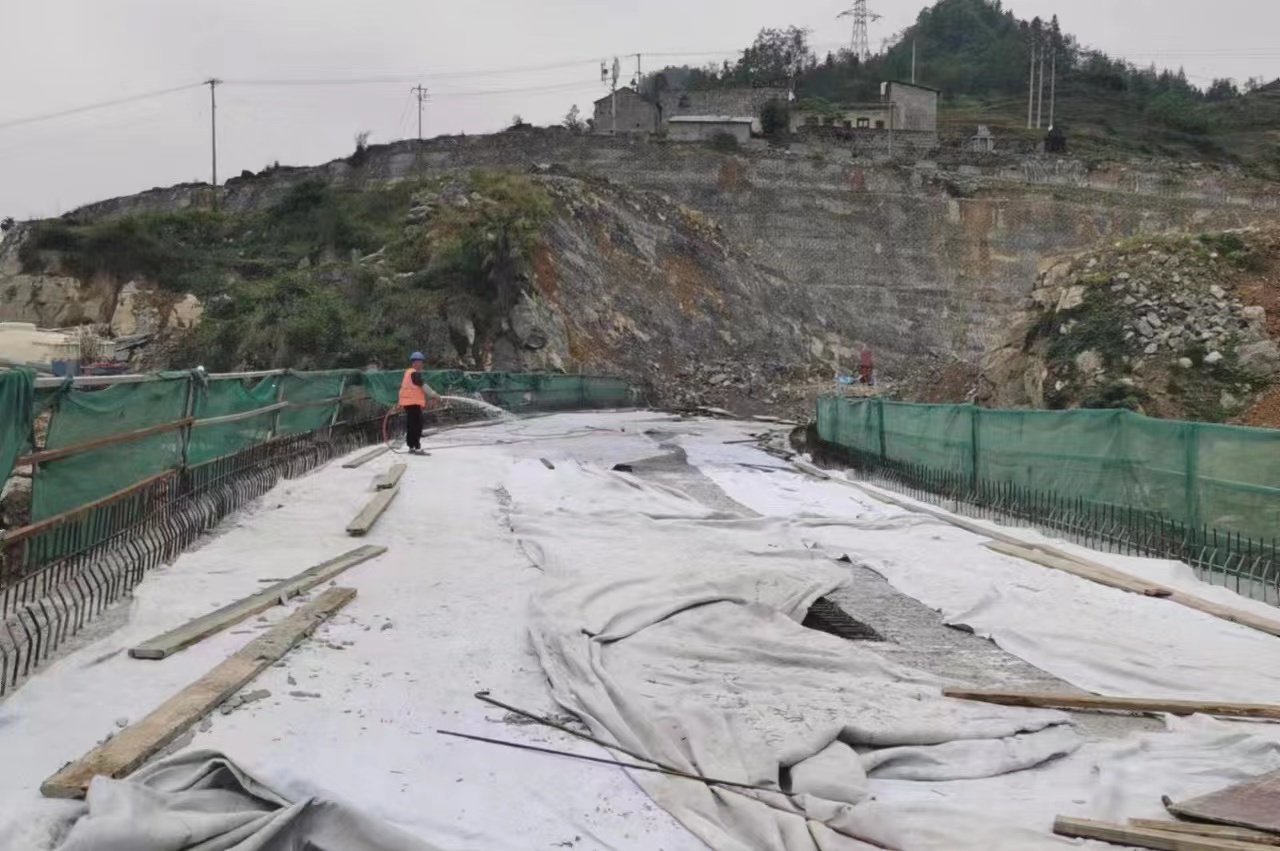 【项目动态】镇果公路六分部尖山互通现浇箱梁顺利完成