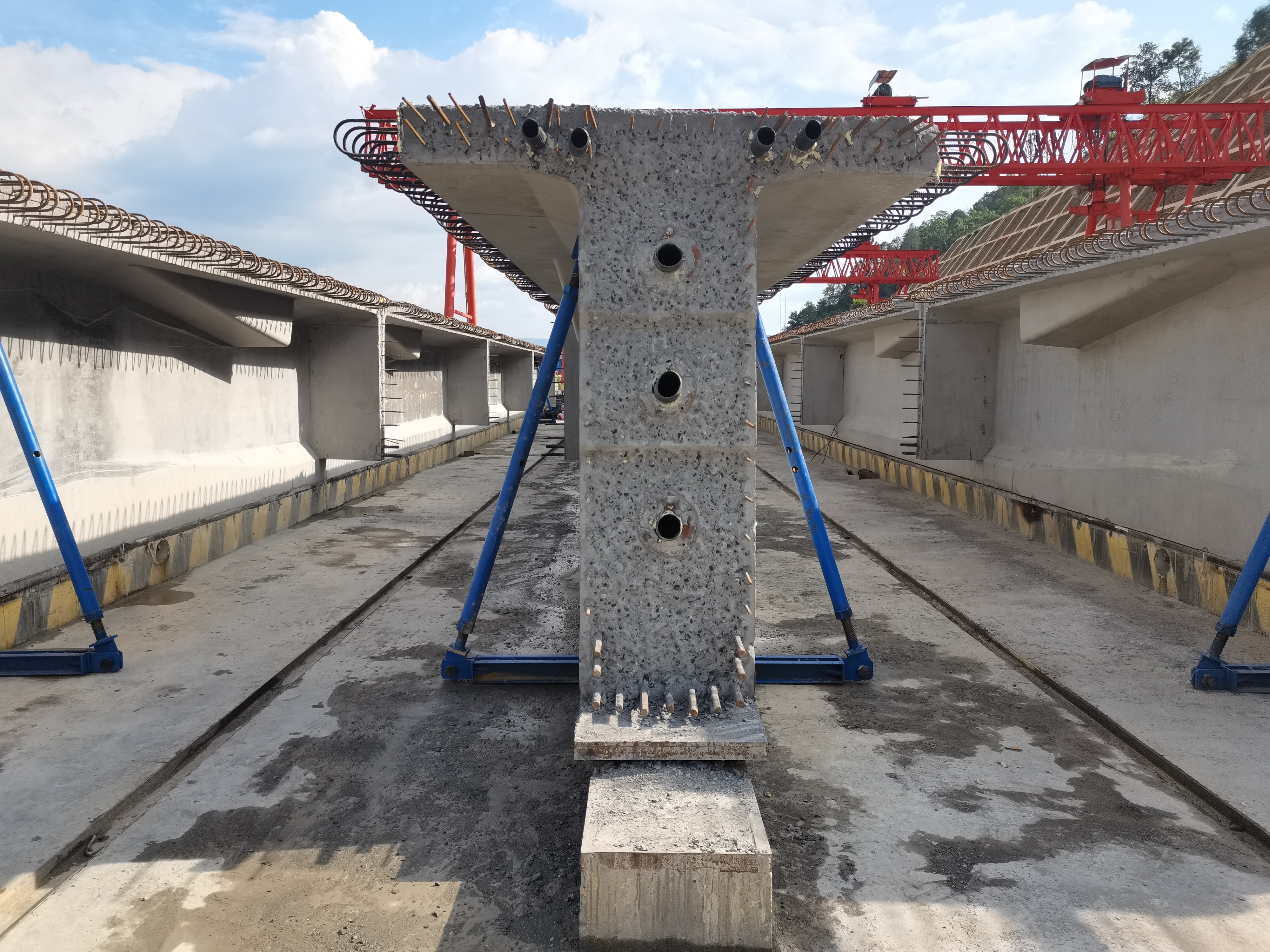 【喜报】峨石红高速（玉溪段）三分部T梁预制场安全管理创新措施受表扬